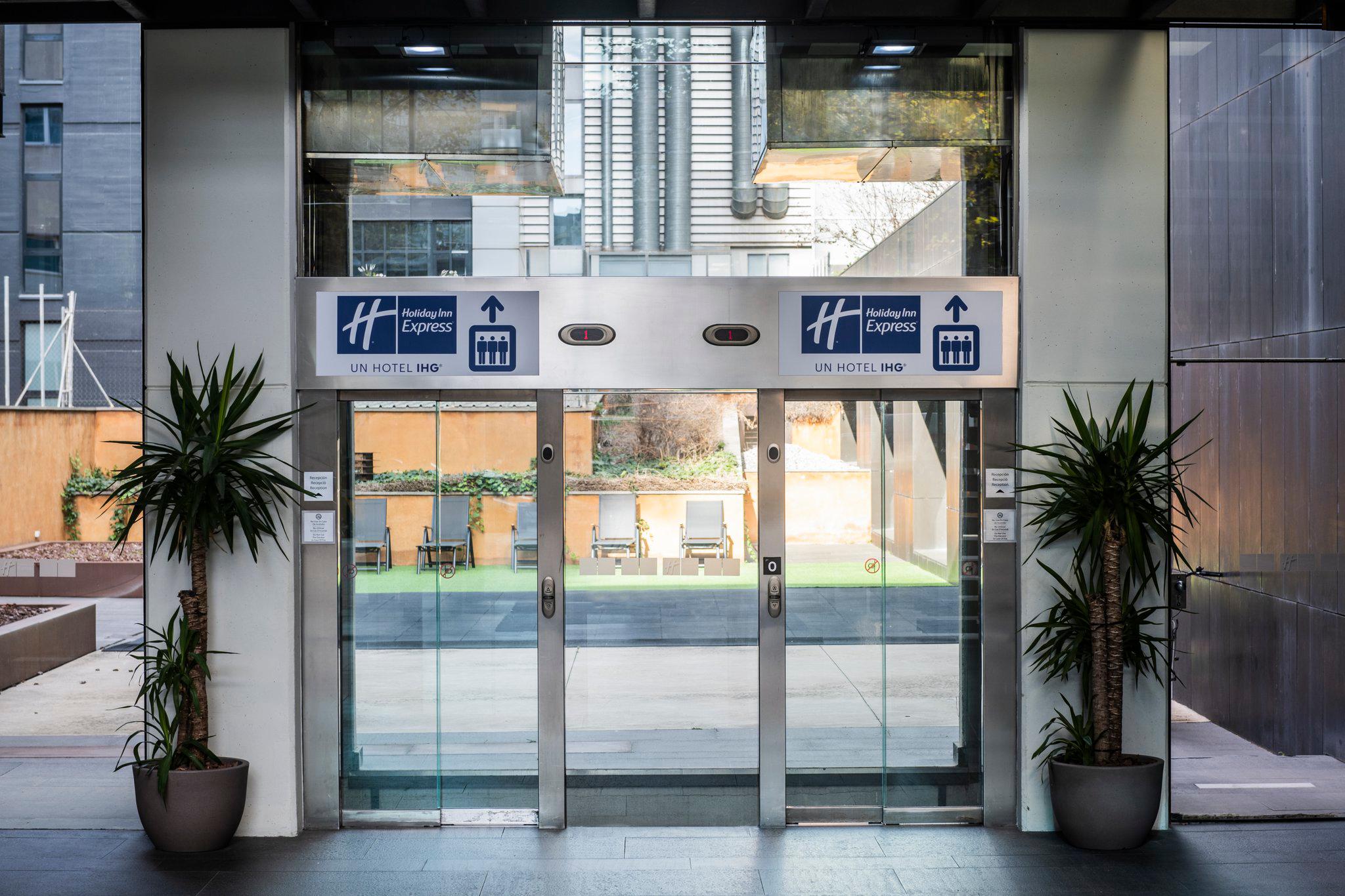 Фото Holiday Inn Express Barcelona City 22@