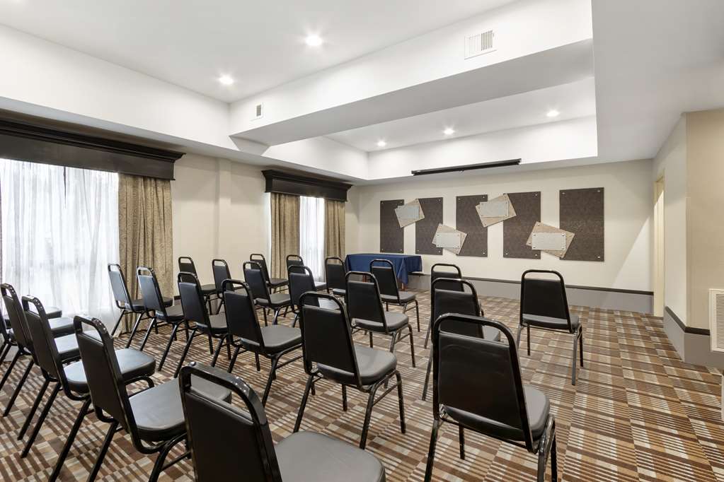 Фото Best Western Magnolia Inn and Suites