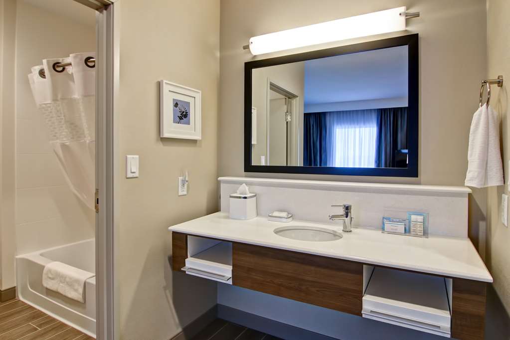 Фото Hampton Inn & Suites by Hilton Grande Prairie