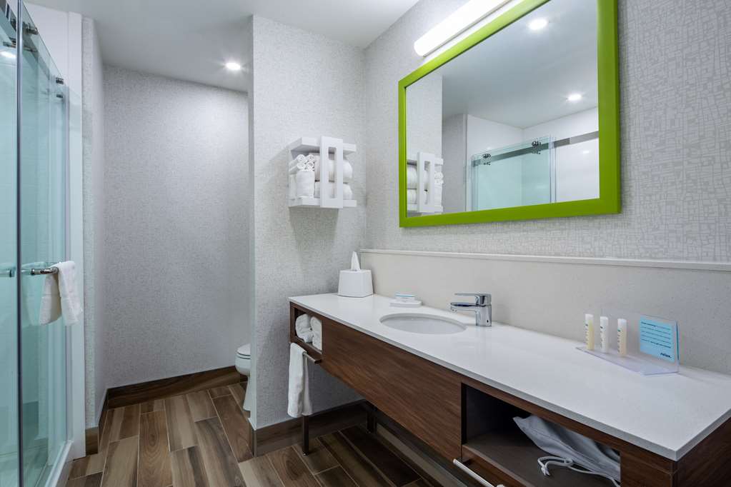 Фото Hampton Inn & Suites by Hilton Edmonton St. Albert