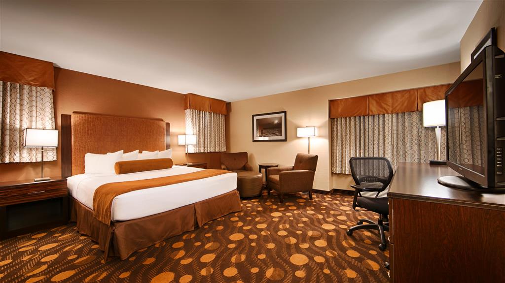 Фото Best Western Plus Suites Hotel Coronado Island