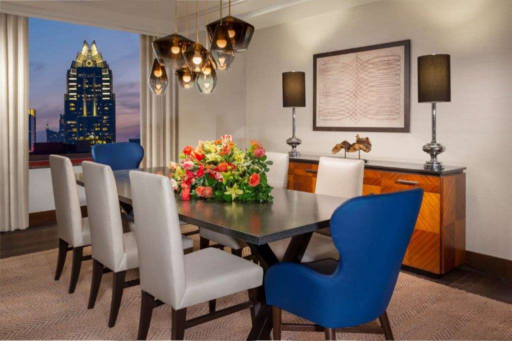Фото Hilton Austin