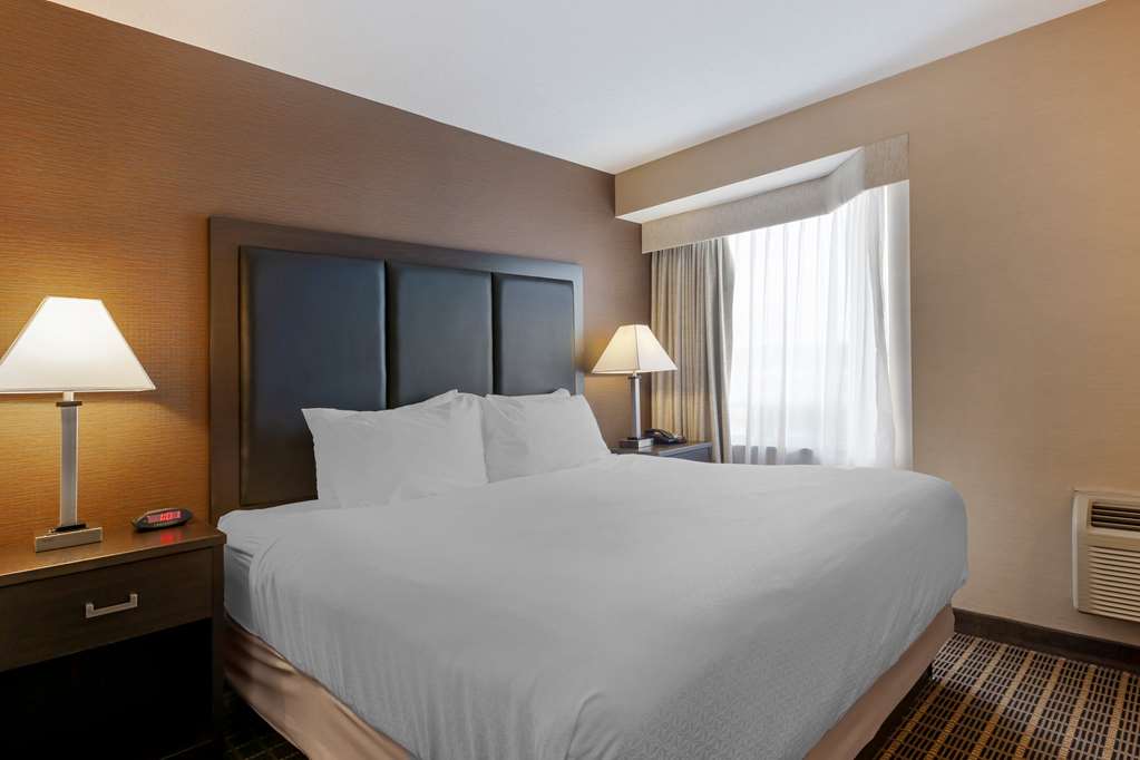 Фото Best Western Plus Burlington Inn & Suites