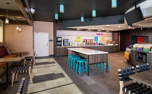 Гостиница Tru by Hilton Phoenix Glendale Westgate, Az в Глендейле