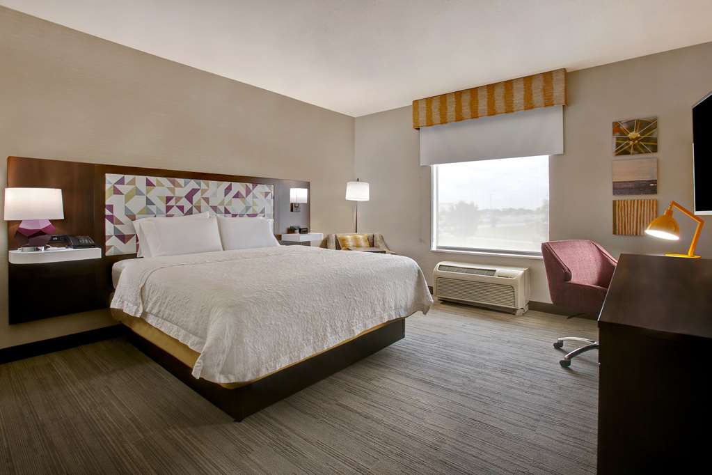 Фото Hampton Inn & Suites Dallas-DeSoto