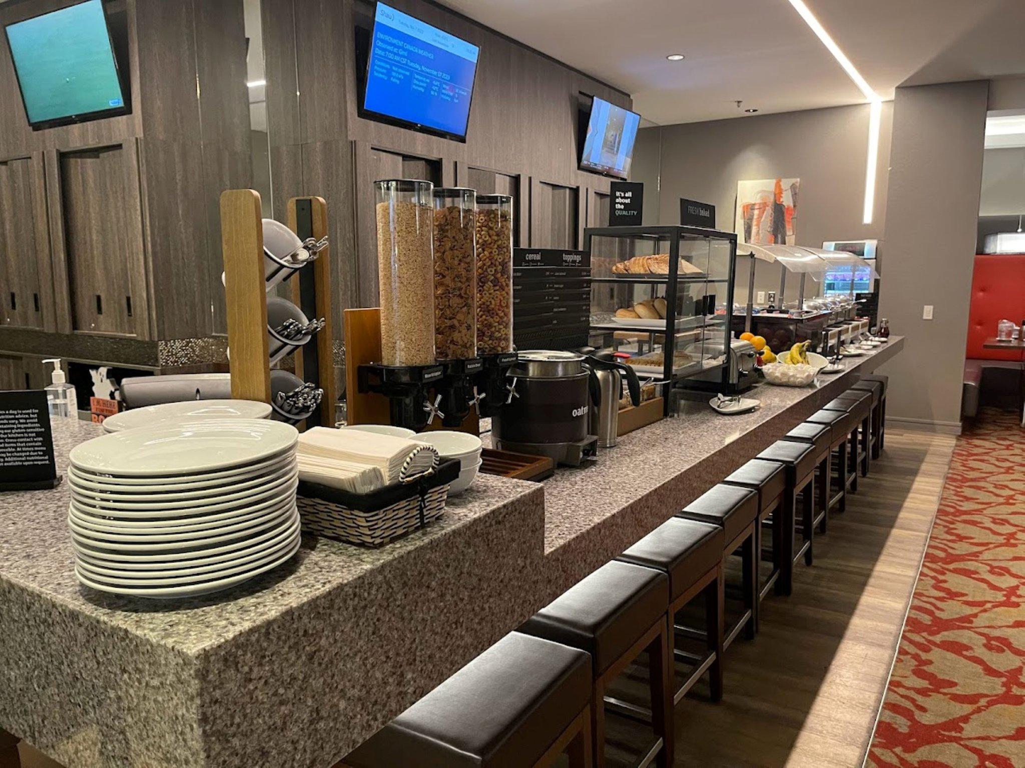 Фото Holiday Inn Winnipeg-South by ihg