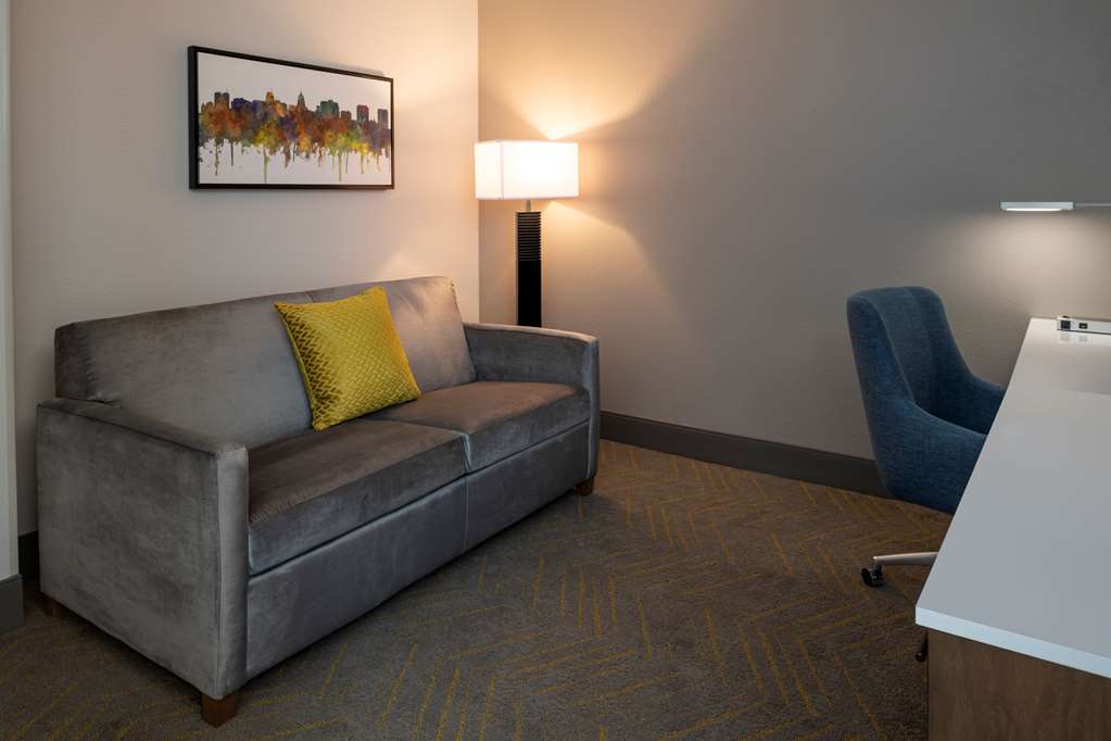 Фото DoubleTree by Hilton Madison East