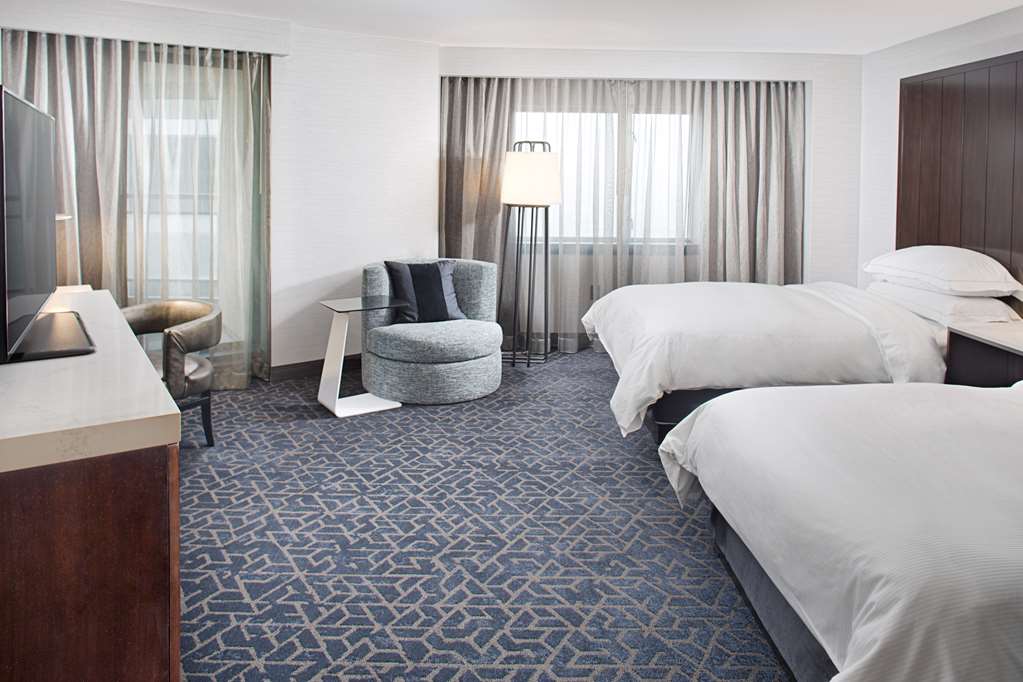 Фото Hilton Boston Back Bay