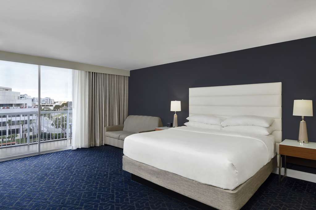 Фото Hotel Tampa Riverwalk