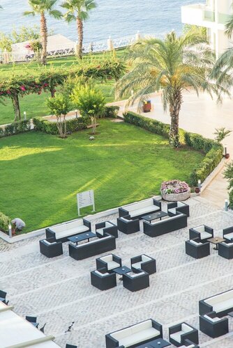 Гостиница Falcon Hotel в Муратпаше