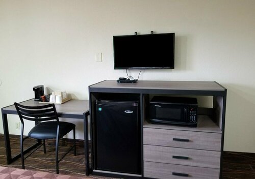 Гостиница Americas Best Value Inn Alexandria в Пайнвилле