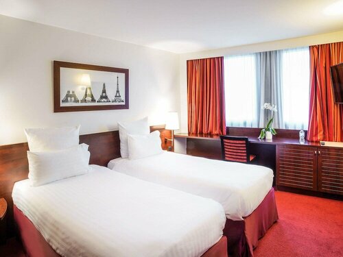 Гостиница Mercure Paris Gare Montparnasse Tgv в Нантере