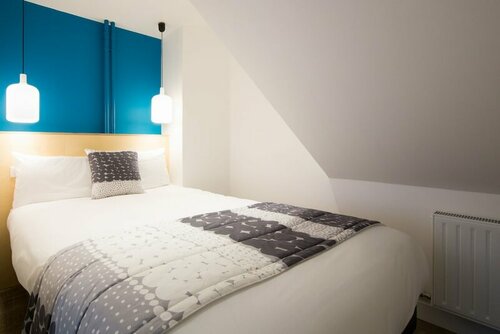 Гостиница Hôtel La Régence в Курбевуа