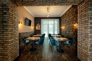 Гостиница Garda Hotel в Сомбатхее