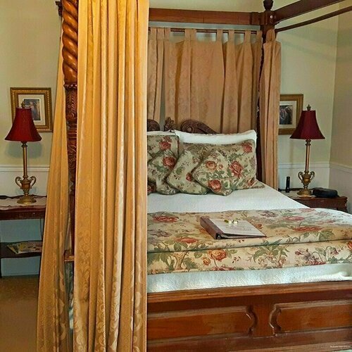 Гостиница The Secret Garden B&b Inn в Кингстоне