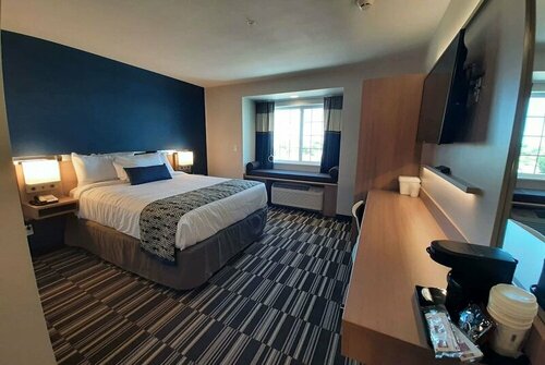 Гостиница Microtel Inn & Suites by Wyndham Loveland в Лавленде