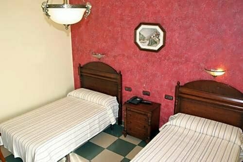 Гостиница Hotel Frijon в Сафре