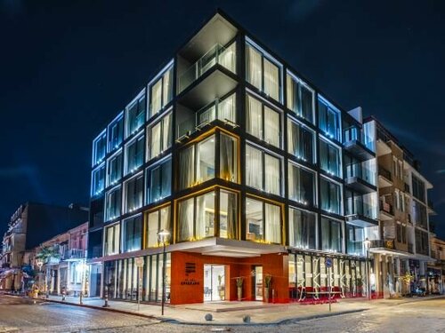 Внешний вид отеля Piazza Epigraph в Батуми, фото 1