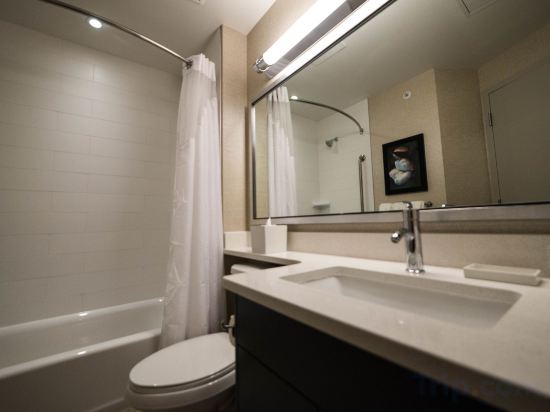 Фото Candlewood Suites West Edmonton - Mall Area, an Ihg Hotel