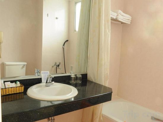 Фото Bat Dat Hotel