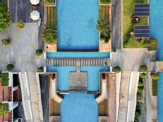 Фото The Heritage Pattaya Beachfront Resort