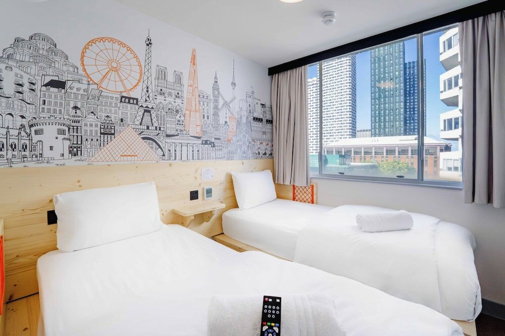 Фото EasyHotel London Croydon