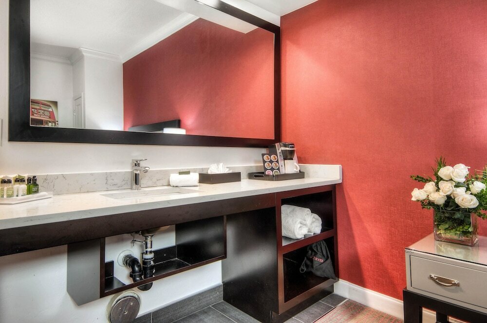 Фото Aggie Inn, Ascend Hotel Collection