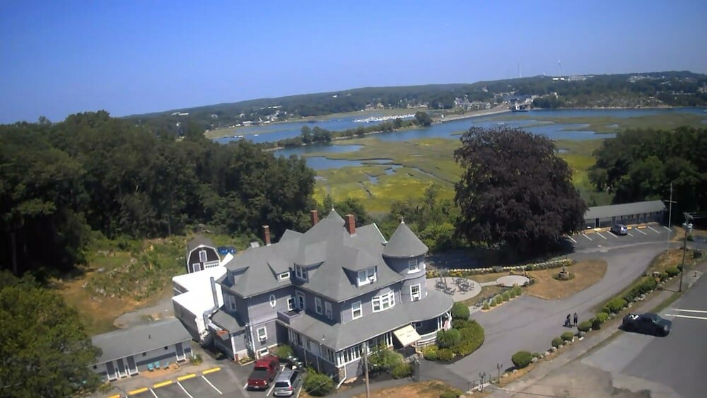 Фото Castle Manor Inn