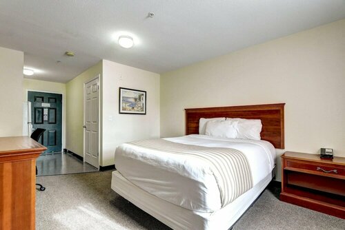 Гостиница Cottonwood Suites в Торнтоне
