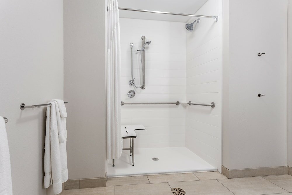 Фото Holiday Inn Express & Suites Hammond, an Ihg Hotel