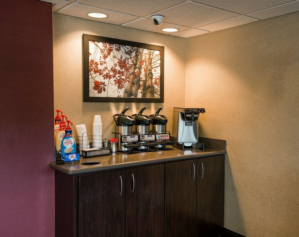 Фото Red Roof Inn Plus+ Chicago - Naperville