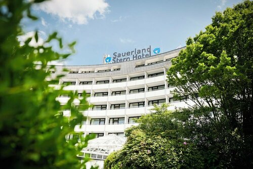 Внешний вид отеля Sauerland Stern Hotel в Виллингене (Упланд), фото 4