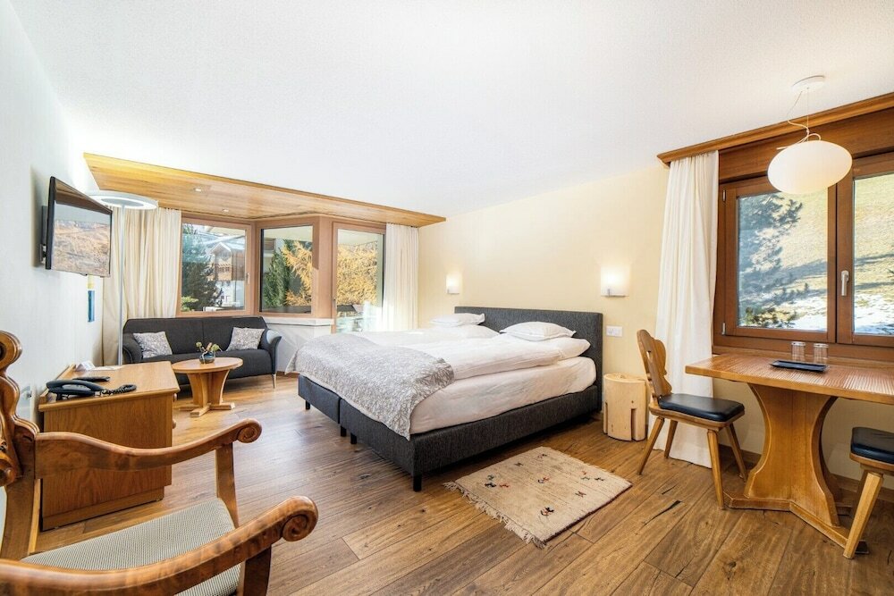 Фото Hotel Allalin