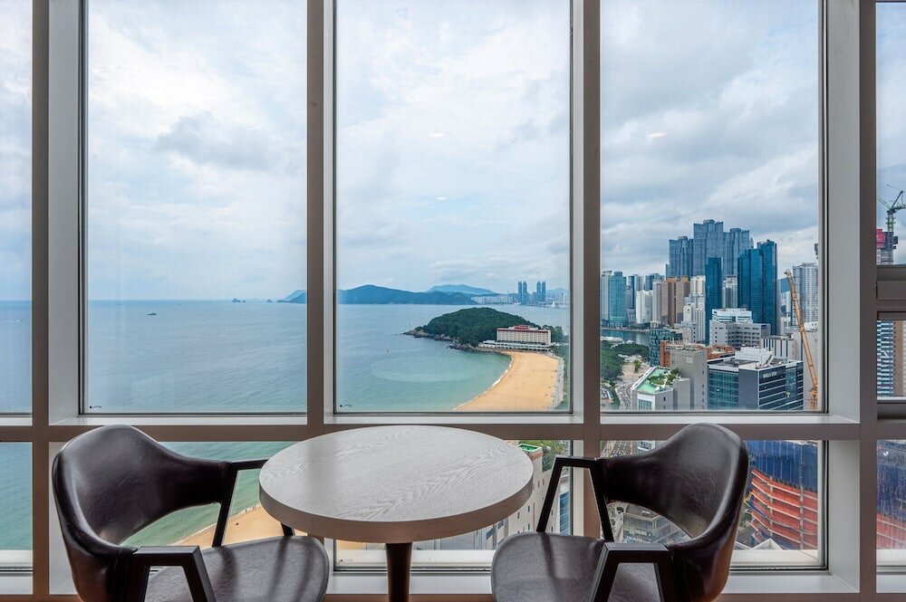 Фото Haeundae Seacloud Hotel Residence