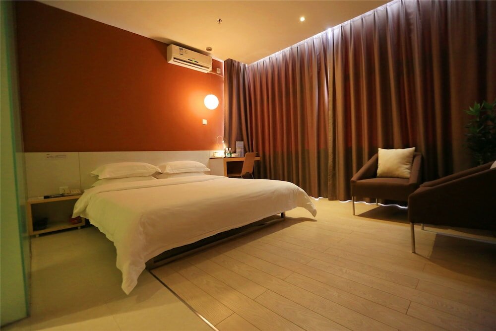 Фото Colour Inn Shenzhen Dongmen Branch