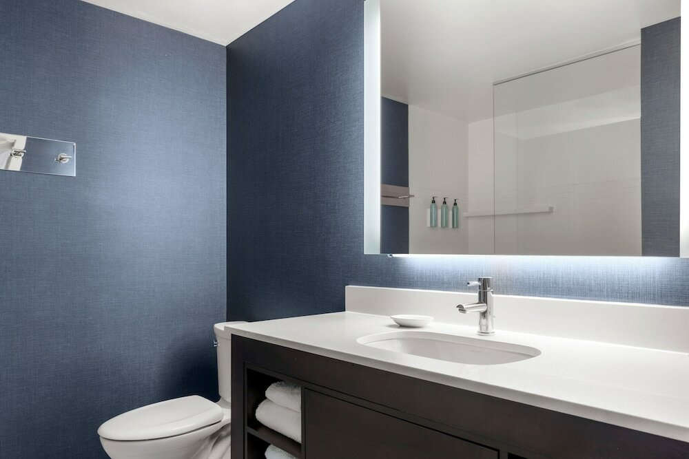 Фото Residence Inn New York The Bronx At Metro Center Atrium