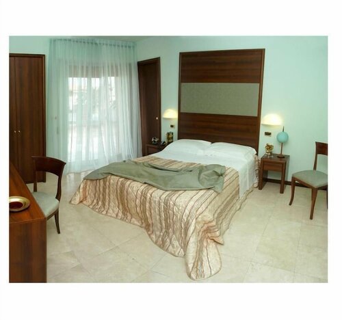 Внешний вид отеля Hotel Royal в Васто, фото 3