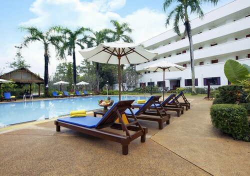 Гостиница Centra by Centara Hotel Mae Sot в Мэсоте