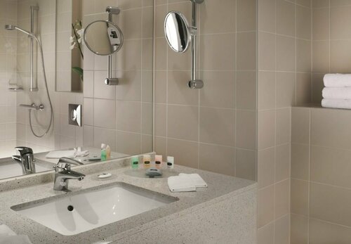 Гостиница Courtyard by Marriott Basel в Листале