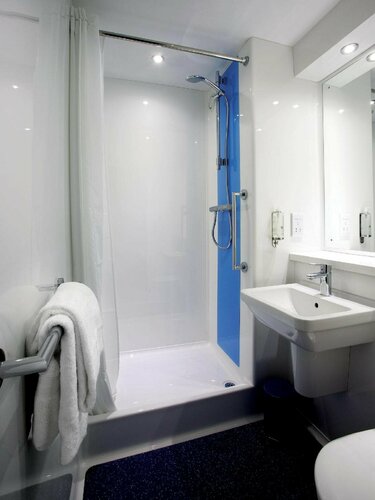 Гостиница Travelodge Guildford в Гилфорде