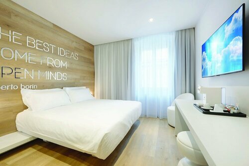 Гостиница You. Me Design Place Hotel в Триесте