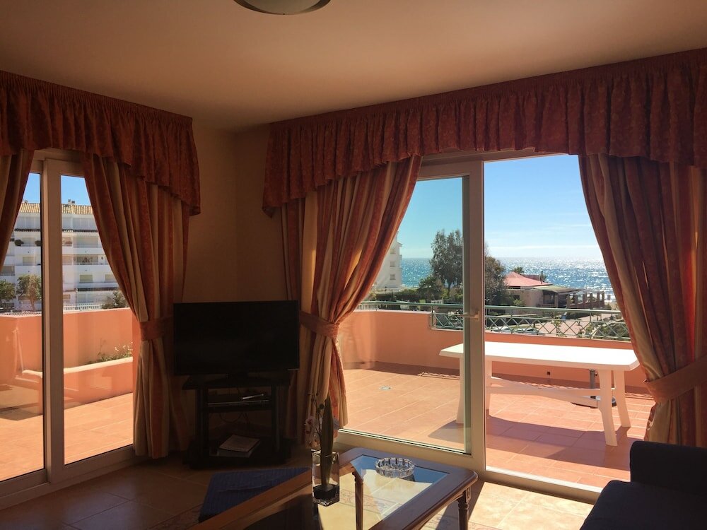 Фото Marbella Beach Resort at Club Playa Real