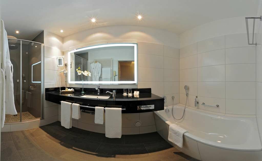 Фото Best Western Premier Parkhotel Kronsberg
