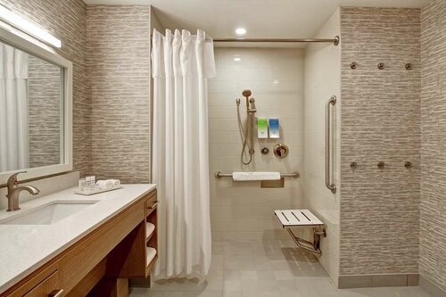 Гостиница Home2 Suites by Hilton Montreal Dorval в Дорвале