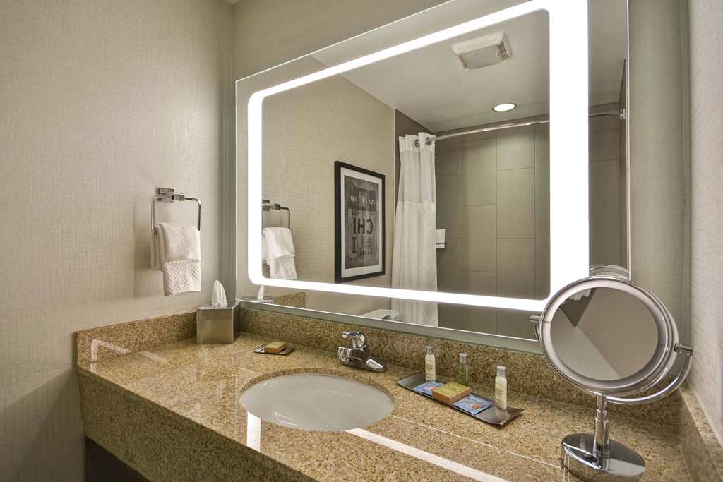 Фото DoubleTree by Hilton Chicago Midway Airport