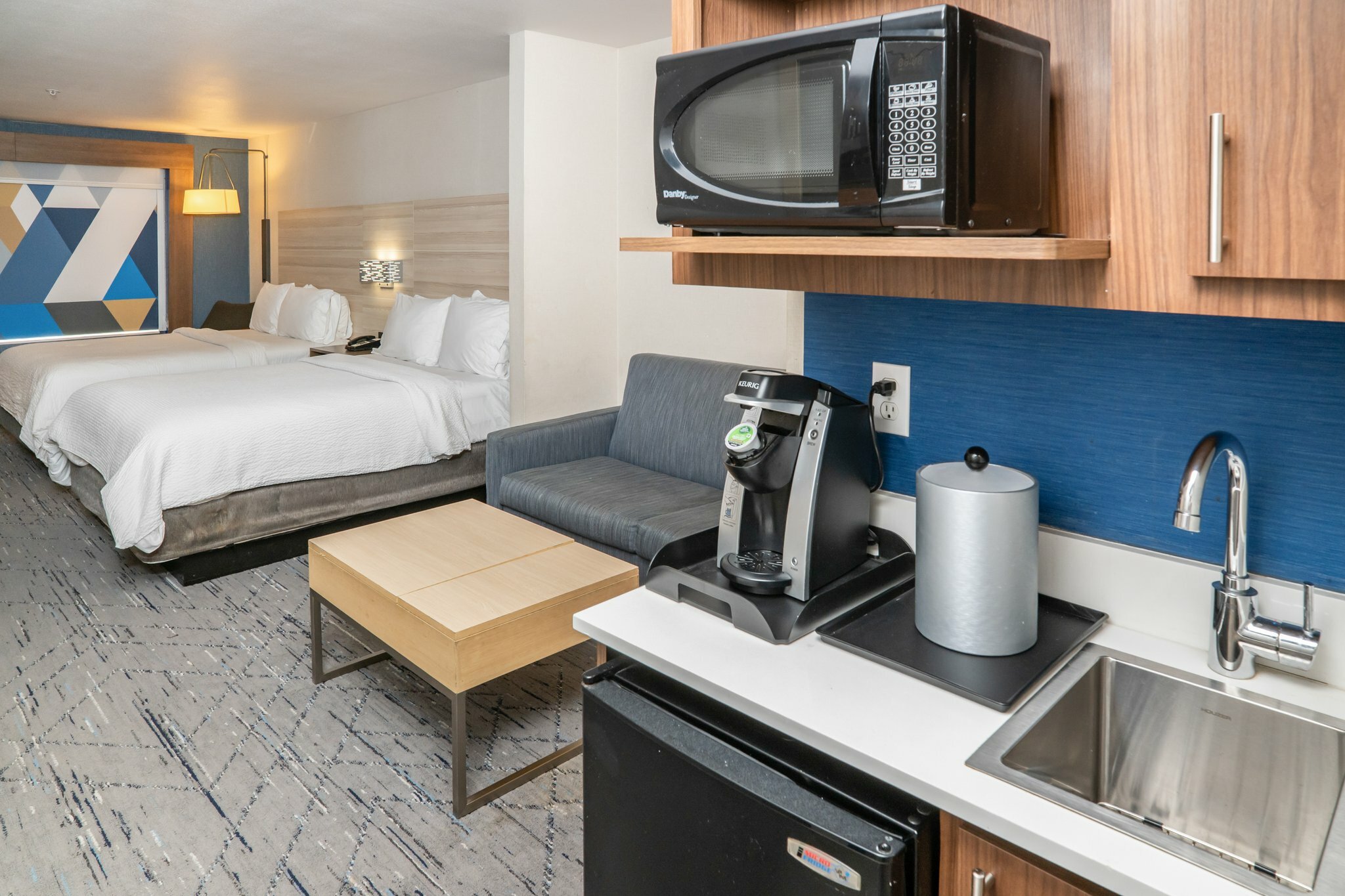 Фото Holiday Inn Express & Suites San Diego Otay Mesa