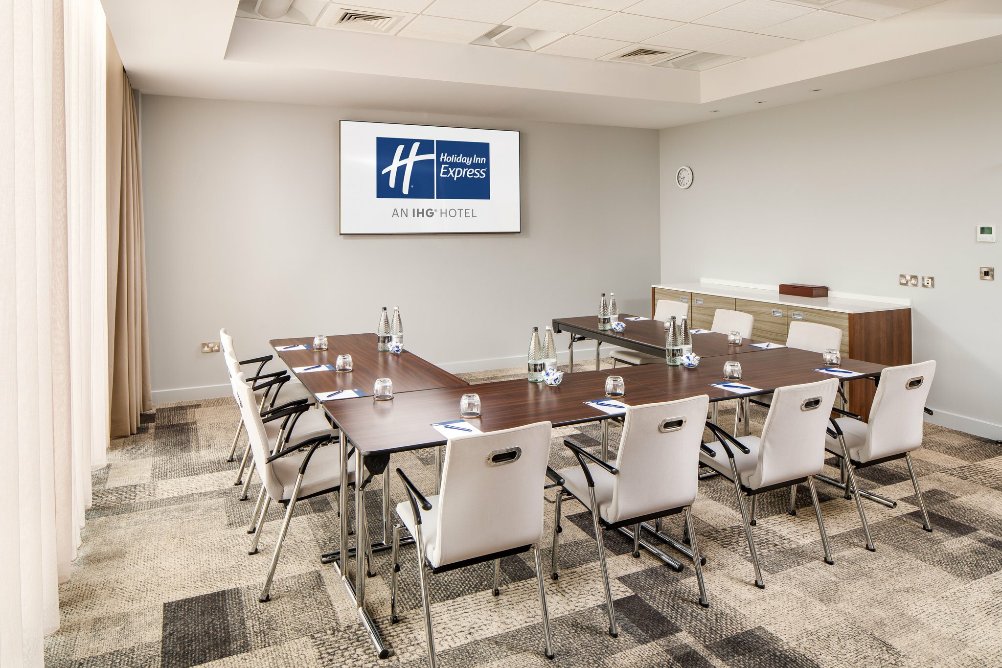 Фото Holiday Inn Express London - ExCeL