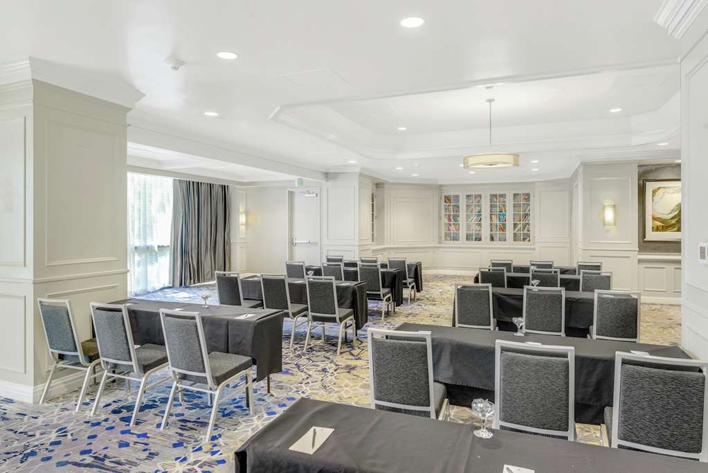 Фото Embassy Suites by Hilton Anaheim Orange