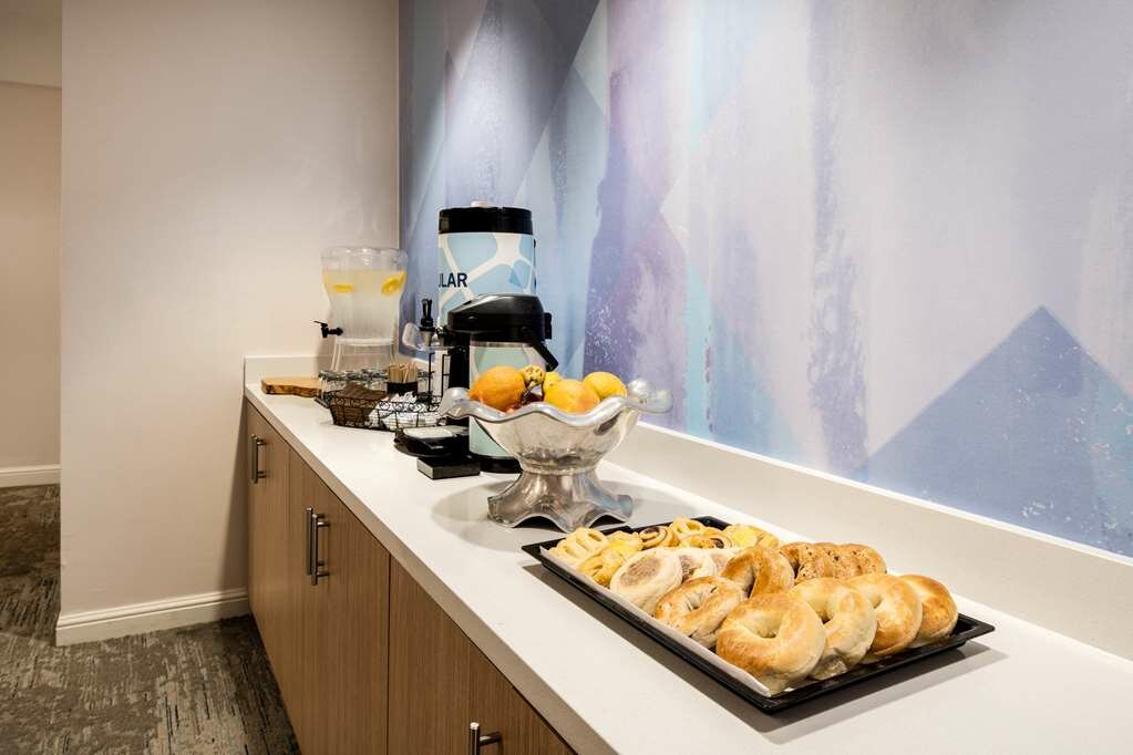 Фото Hilton Garden Inn Folsom