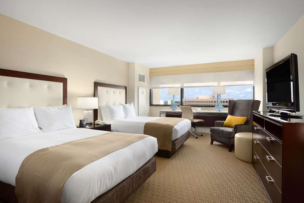 Фото Hilton Miami Airport Blue Lagoon